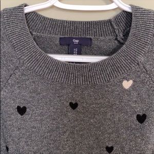 Gap sweater